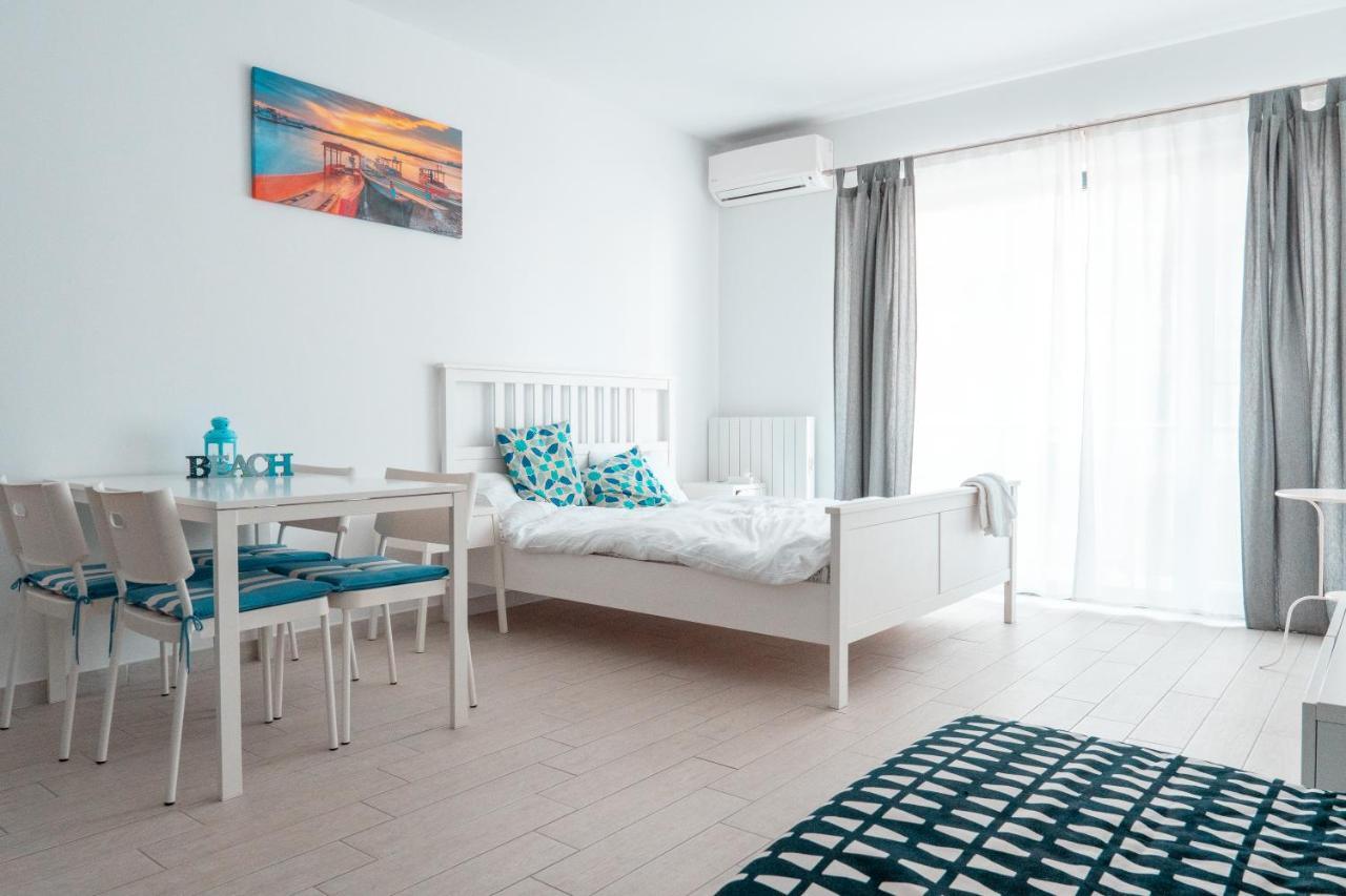 Bright Apartments Mamaia Nord Luaran gambar