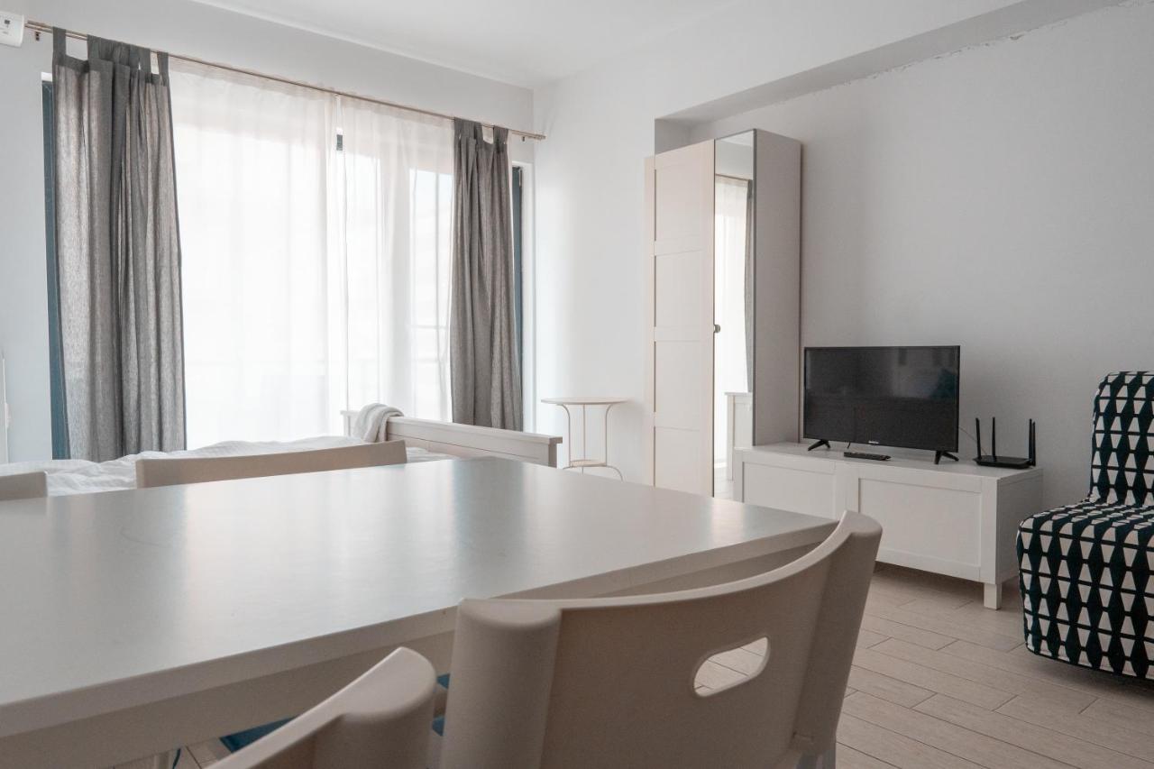 Bright Apartments Mamaia Nord Luaran gambar